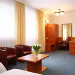 Amber 3* Raszyn