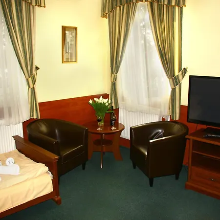 & Restauracja Amber Frühstückspension Raszyn