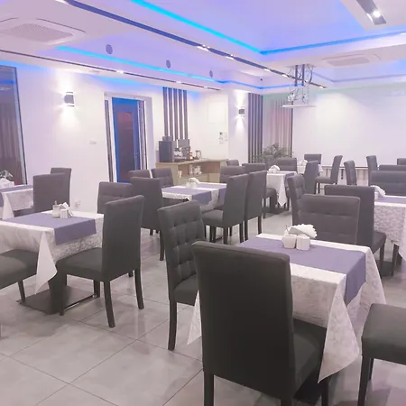 & Restauracja Amber 住宿加早餐酒店 3*