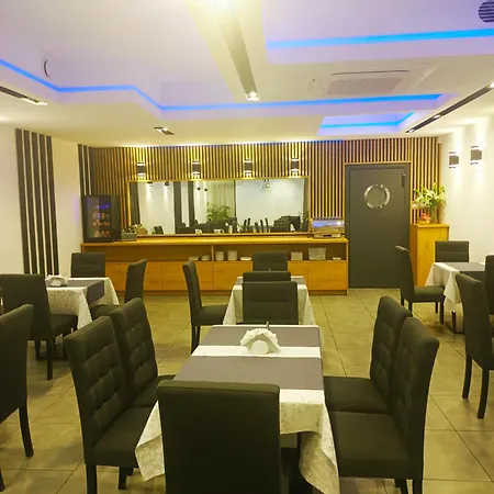 & Restauracja Amber 3* Raszyn