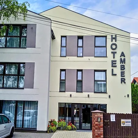 & Restauracja Amber 住宿加早餐酒店 拉辛