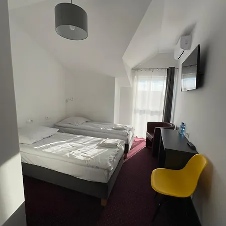 & Restauracja Amber 3* Raszyn