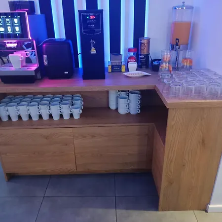 & Restauracja Amber Bed and breakfast Raszyn