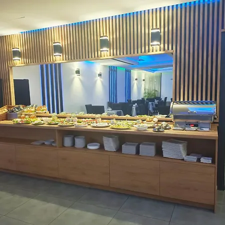 & Restauracja Amber Bed and breakfast Raszyn