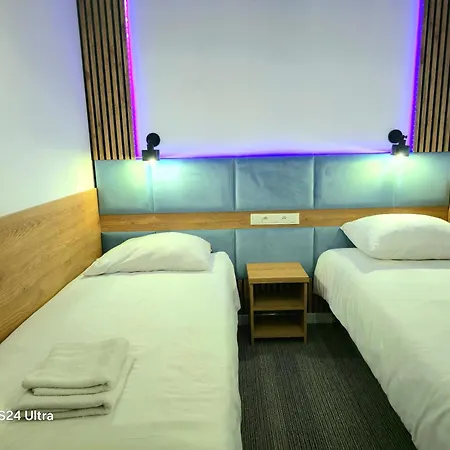 & Restauracja Amber Frühstückspension Raszyn