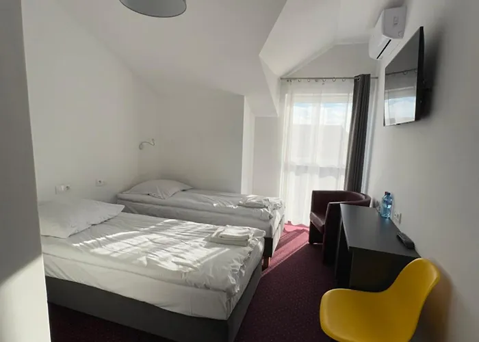 & Restauracja Amber 3* Raszyn